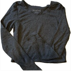 american Eagle black cropped shirt